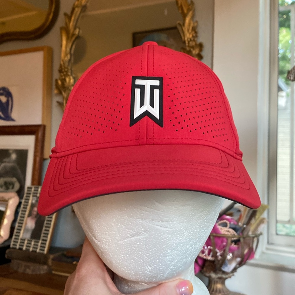 Men's Nike Tiger Woods Legacy91 Golf Dri Fit Flex Fit Cap Hat Red Black Logo